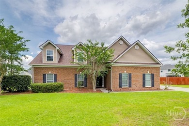 Nestled on a quiet cul-de-sac in the desirable Stonebridge - photo 1