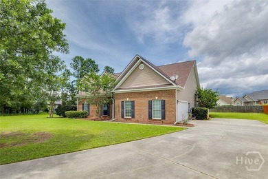 Nestled on a quiet cul-de-sac in the desirable Stonebridge - photo 3