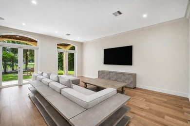 Stunning 6-bedroom, 5-bathroom, 2-half-bath estate overlooking - photo 14