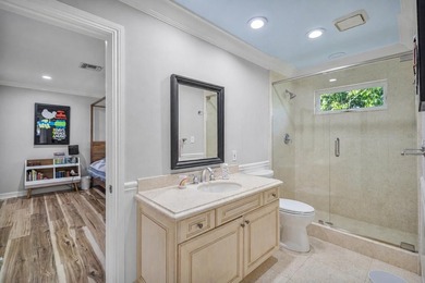 Stunning 6-bedroom, 5-bathroom, 2-half-bath estate overlooking - photo 20