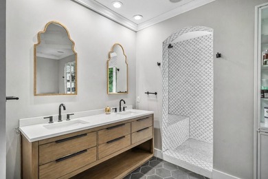Stunning 6-bedroom, 5-bathroom, 2-half-bath estate overlooking - photo 27