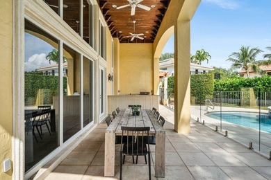 Stunning 6-bedroom, 5-bathroom, 2-half-bath estate overlooking - photo 32