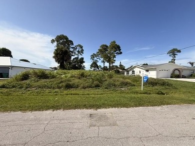 Wow! Your dream home is finally within reach! Step inside this - photo 2