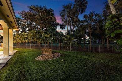 Stunning 6-bedroom, 5-bathroom, 2-half-bath estate overlooking - photo 37