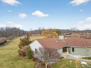 (private lake, pond, creek) Home Active Under Contract in Davisburg Michigan