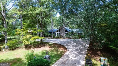 The Lake Life that you deserve! This custom-built home is - photo 4