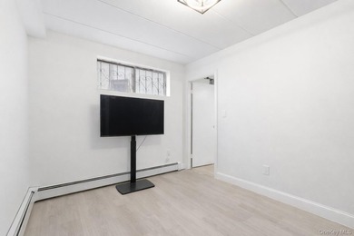 Move-In Ready Brick Multi-Family Duplex in the Longwood Section - photo 17