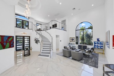Fully renovated Mizner Country Club estate with sweeping golf - photo 3