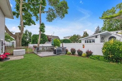 Oceanside - This charming high-ranch home sits on a quiet - photo 22