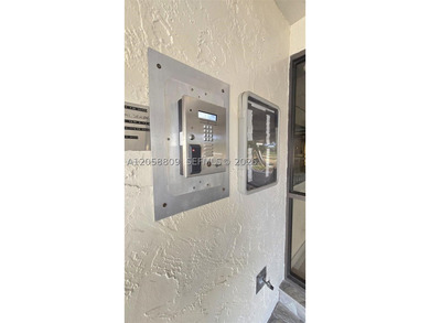 Welcome to this beautifully remodeled, fully furnished 2-bedroom - photo 6