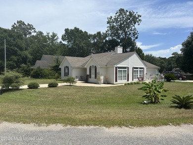 Beautifully maintained and updated home in high and dry area - photo 18