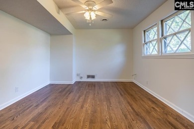 Beautifully updated 4br/3.5ba tri-level home in Coldstream with - photo 21
