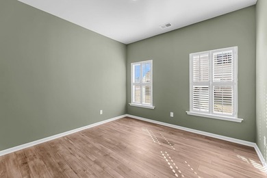 This one stands out among them all! Perfectly positioned on a - photo 32