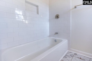 Beautifully updated 4br/3.5ba tri-level home in Coldstream with - photo 36