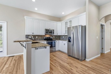 Welcome to this beautifully maintained ranch-style home tucked - photo 9