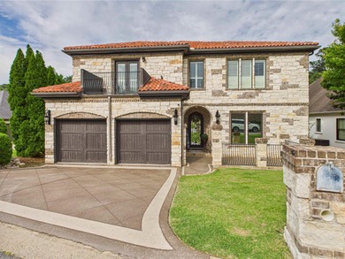 24hr notice to show: This beautiful home has custom