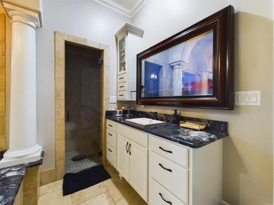 24hr notice to show: This beautiful home has custom