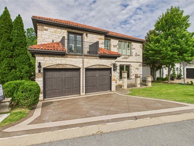 24hr notice to show: This beautiful home has custom