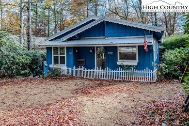 Land Harbors Lake Home For Sale in Newland North Carolina