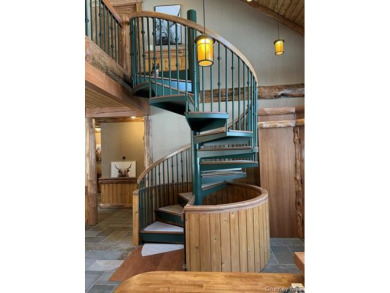 Beautifiul Contemorary Log Home - photo 13