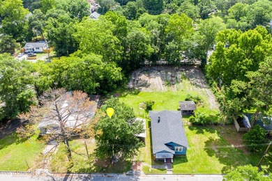 Opportunity meets location with this prime bungalow lot just off - photo 4