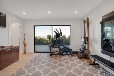 Commanding 180 degrees valley views from a rare, elevated perch - photo 28