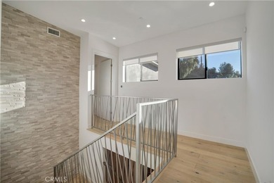 Commanding 180 degrees valley views from a rare, elevated perch - photo 33