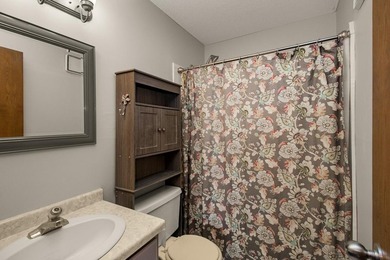 Soaring above the city on the 23rd floor, this refined 2-bedroom - photo 33