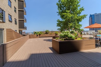 Soaring above the city on the 23rd floor, this refined 2-bedroom - photo 36