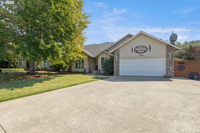 (private lake, pond, coastal) Home For Sale in Sutherlin Oregon