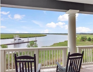 Towering oak trees set the stage for this beautiful homesite - photo 7