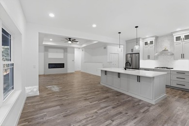Beautiful new build on a large wooded lot in an up-and-coming - photo 12