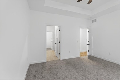 Beautiful new build on a large wooded lot in an up-and-coming - photo 13