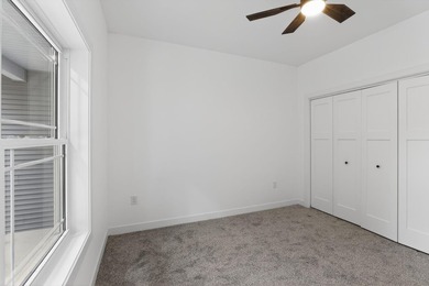 Beautiful new build on a large wooded lot in an up-and-coming - photo 16