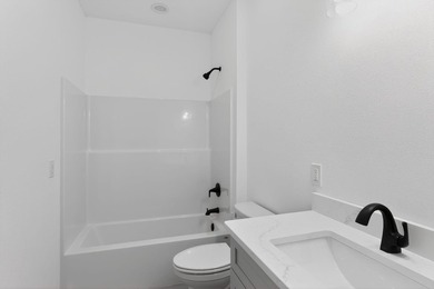 Beautiful new build on a large wooded lot in an up-and-coming - photo 20
