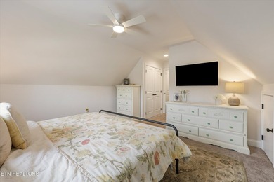 Some homes are built with beautiful finishes. Others are built - photo 34