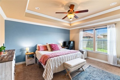 Welcome to 1121 Blackbuck Lane! Right when you step through the - photo 14