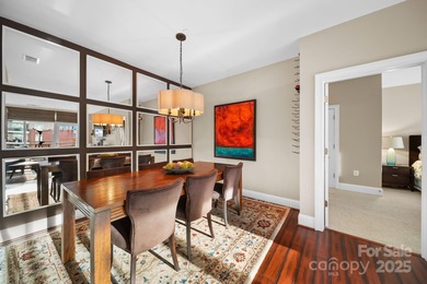 Welcome to this beautiful condo with a spectacular city view!