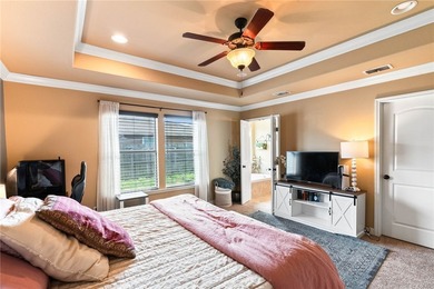 Welcome to 1121 Blackbuck Lane! Right when you step through the - photo 15