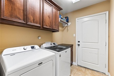 Welcome to 1121 Blackbuck Lane! Right when you step through the - photo 20