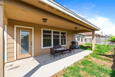 Welcome to 1121 Blackbuck Lane! Right when you step through the - photo 22