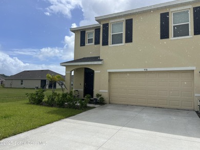 Motivated Seller ! Immaculate two-story on a lake-view corner - photo 2