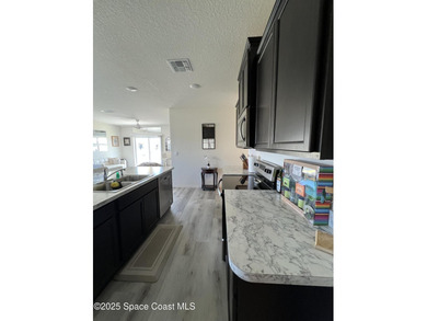 Motivated Seller ! Immaculate two-story on a lake-view corner - photo 6