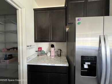 Motivated Seller ! Immaculate two-story on a lake-view corner - photo 8