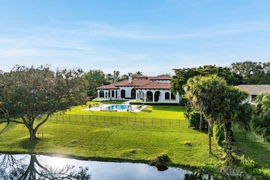 Discover exceptional luxury and stunning water views from this 7 - photo 8
