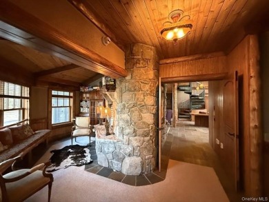 Beautifiul Contemorary Log Home - photo 17