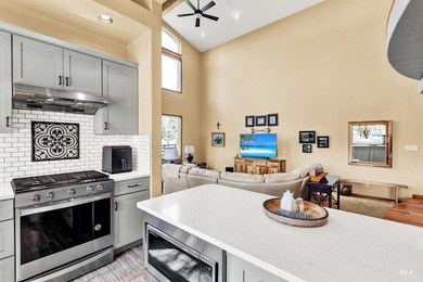 Peaceful country living in the heart of the mountains. This gem - photo 12