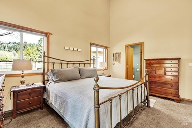 Peaceful country living in the heart of the mountains. This gem - photo 20
