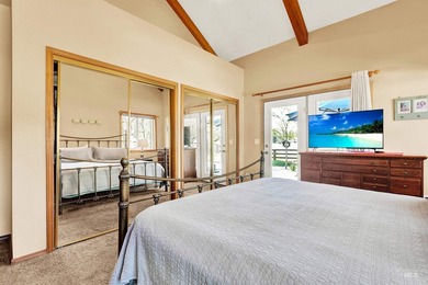 Peaceful country living in the heart of the mountains. This gem - photo 21