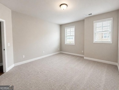Additional listing photo 4